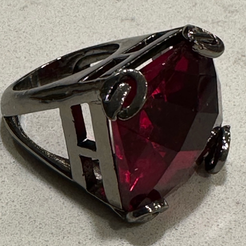 Guess Red Gemstone Ring - image 1